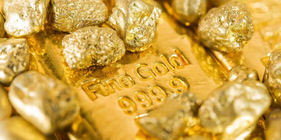 黃金價格跌破 3,300 美元:川普 10% 關稅引發波動,投資者應如何因應至 2025 年