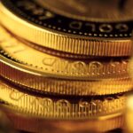 黃金價格關鍵轉折點：2025年8月臨近的混合訊號與預測