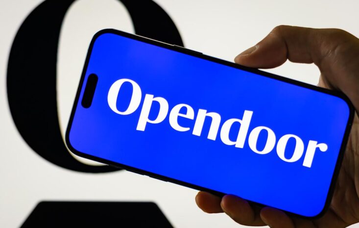 Opendoor 執行長 Carrie Wheeler 在股價波動、房地產科技劇變下於投資人施壓中辭職，股價飆升逾 100%