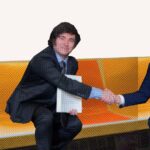 哈維爾·米萊的電鋸革命：激進削減如何重塑阿根廷的經濟與社會