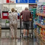 美國消費者信心指數於2025年9月降至最低點的原因解析