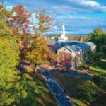 為何80所美國大學將於2029年前面臨關閉：重塑高等教育的族群與財務危機