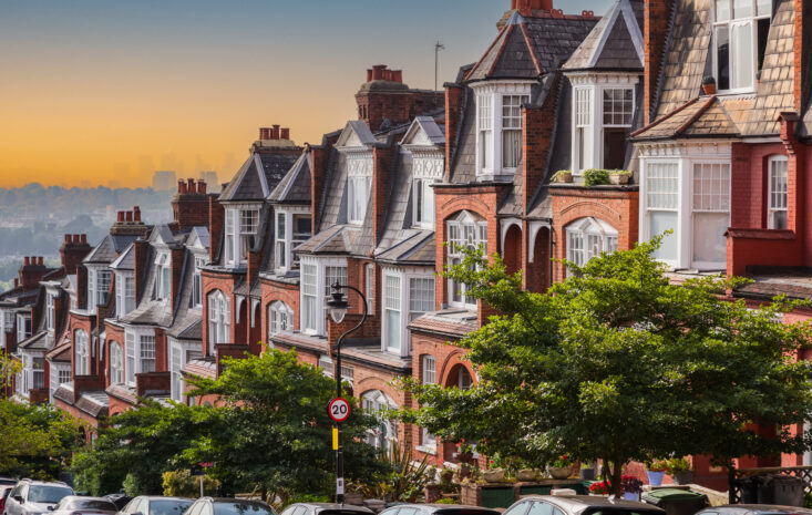 特朗普最新動態：揭示其近期財務決策與政治影響