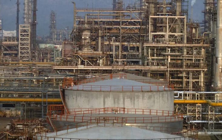 IEA動用超過4.11億桶緊急儲備 上市油價與市場會怎麼反應