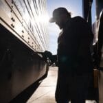 中東戰火掀經濟連鎖波動：PMI、油價與市場信心成為本週關鍵