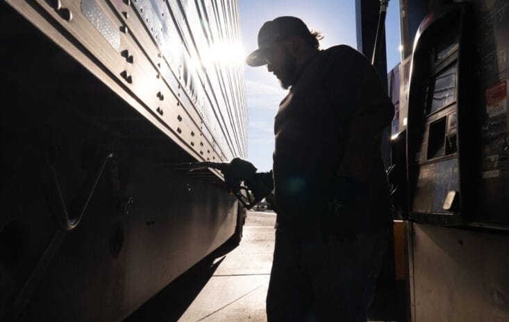 中東戰火掀經濟連鎖波動：PMI、油價與市場信心成為本週關鍵