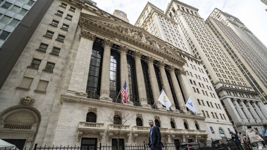 華爾街巨頭私募信貸基金嚴控贖回潮，引爆2008年流動性恐慌回憶