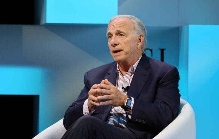 雷·達里歐警告美國陷入滯脹風險 聯準會面臨通膨與政策信譽考驗